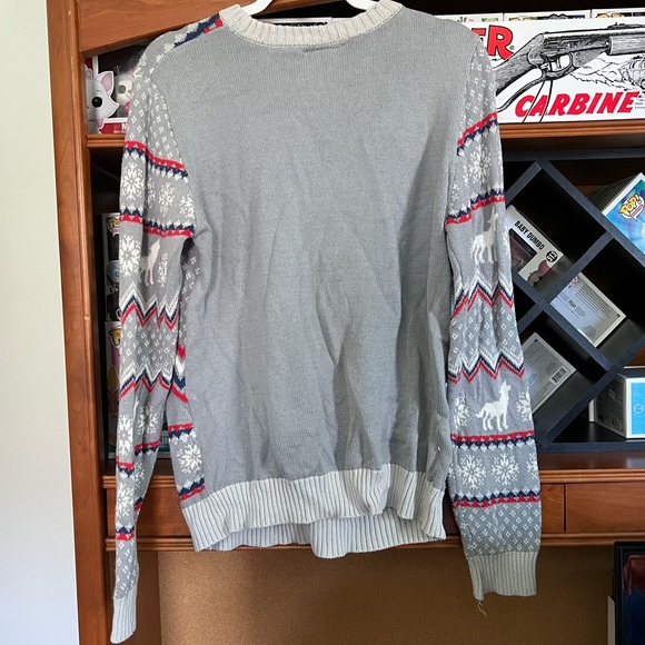 HBO Game of Thrones “winter is here” Christmas sweater - Picture 4 of 4